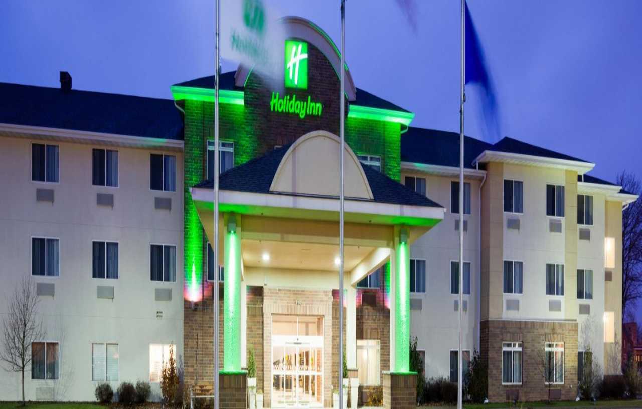Holiday Inn Conference Center Marshfield, An Ihg Hotel Exterior photo
